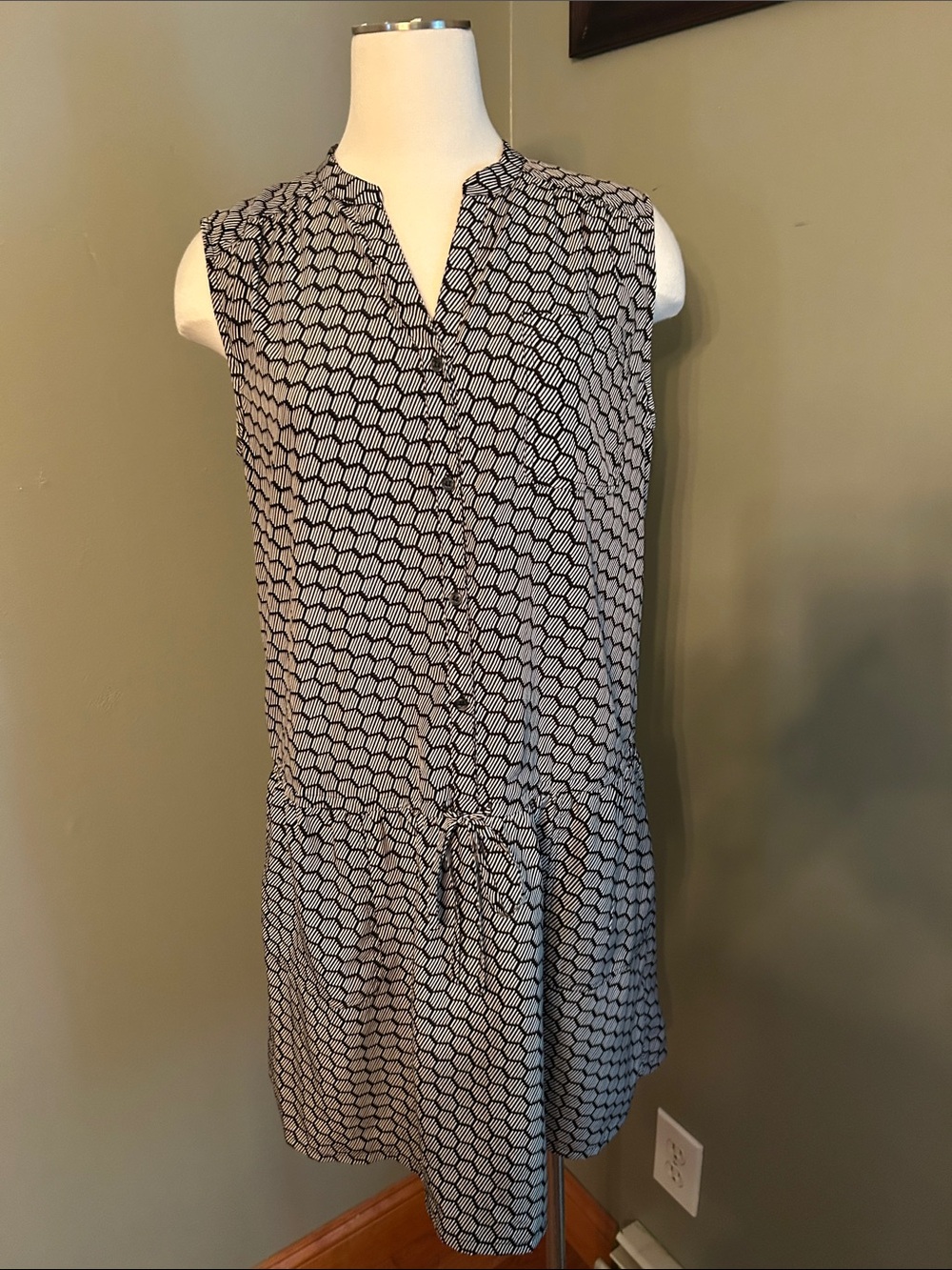 Caslon Black and White Geo Print Sleeveless Dress